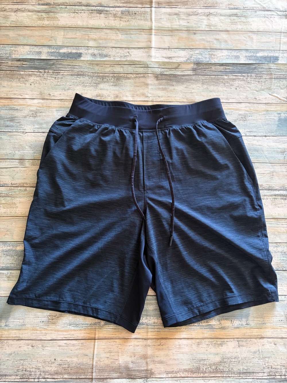 lululemon License To Train Lined 9'  Navy Size Medium